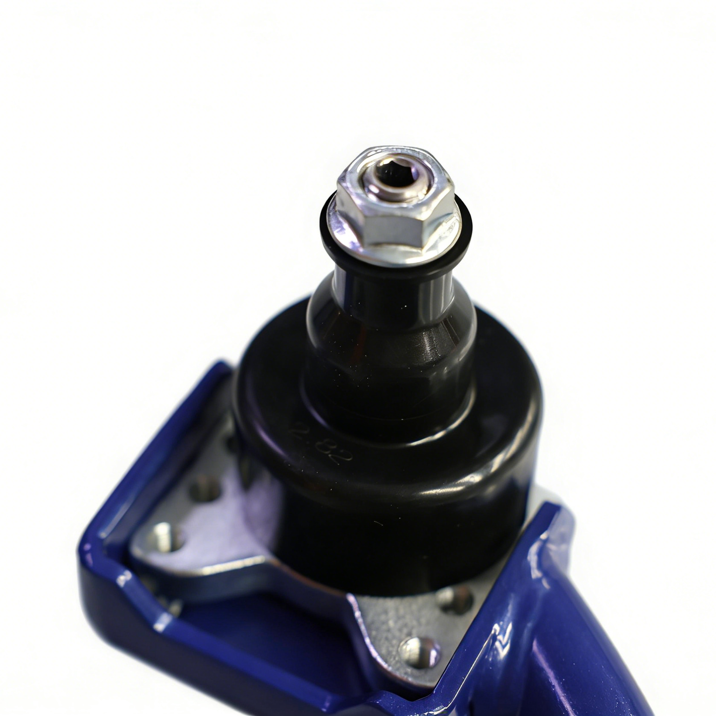 Porsche Cayenne 955/957 Gen 1 (2002–2010) tubular upper control arms – ball joint and bushing detail