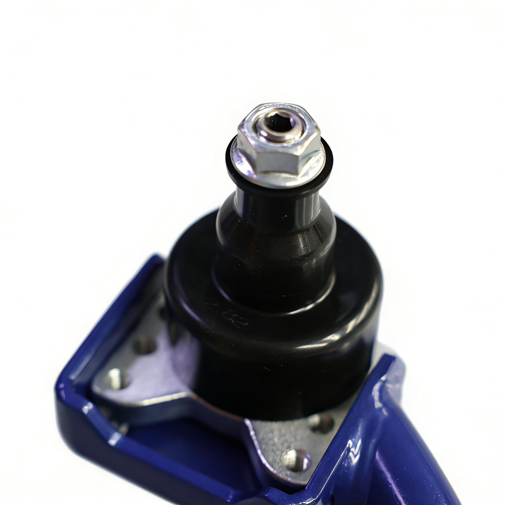 Porsche Cayenne 955/957 Gen 1 (2002–2010) tubular upper control arms – ball joint and bushing detail