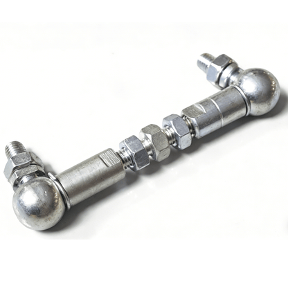 Porsche Cayenne 958 & VW Touareg Gen 2 lift kit (2011–2018) — strut assembly and spacer fitted detail