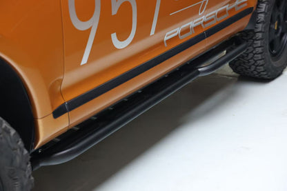 Porsche Cayenne 955/957 Gen 1 (2002–2010) off-road side steps – rear three-quarter view on vehicle